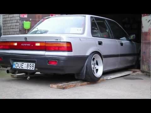 Video: DžiZa’s Slammed ’89 Turbo Civic